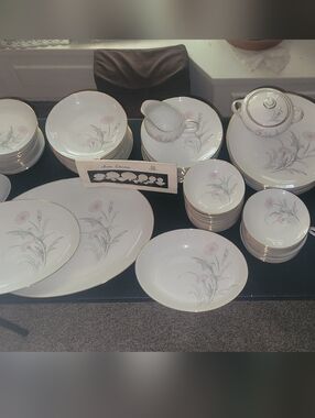 SONE Porcelain CHINA Dinnerware Set - Pink Thistle
